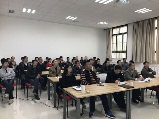 3499cc拉斯维加斯组织新进教师进行首聘期满述职汇报